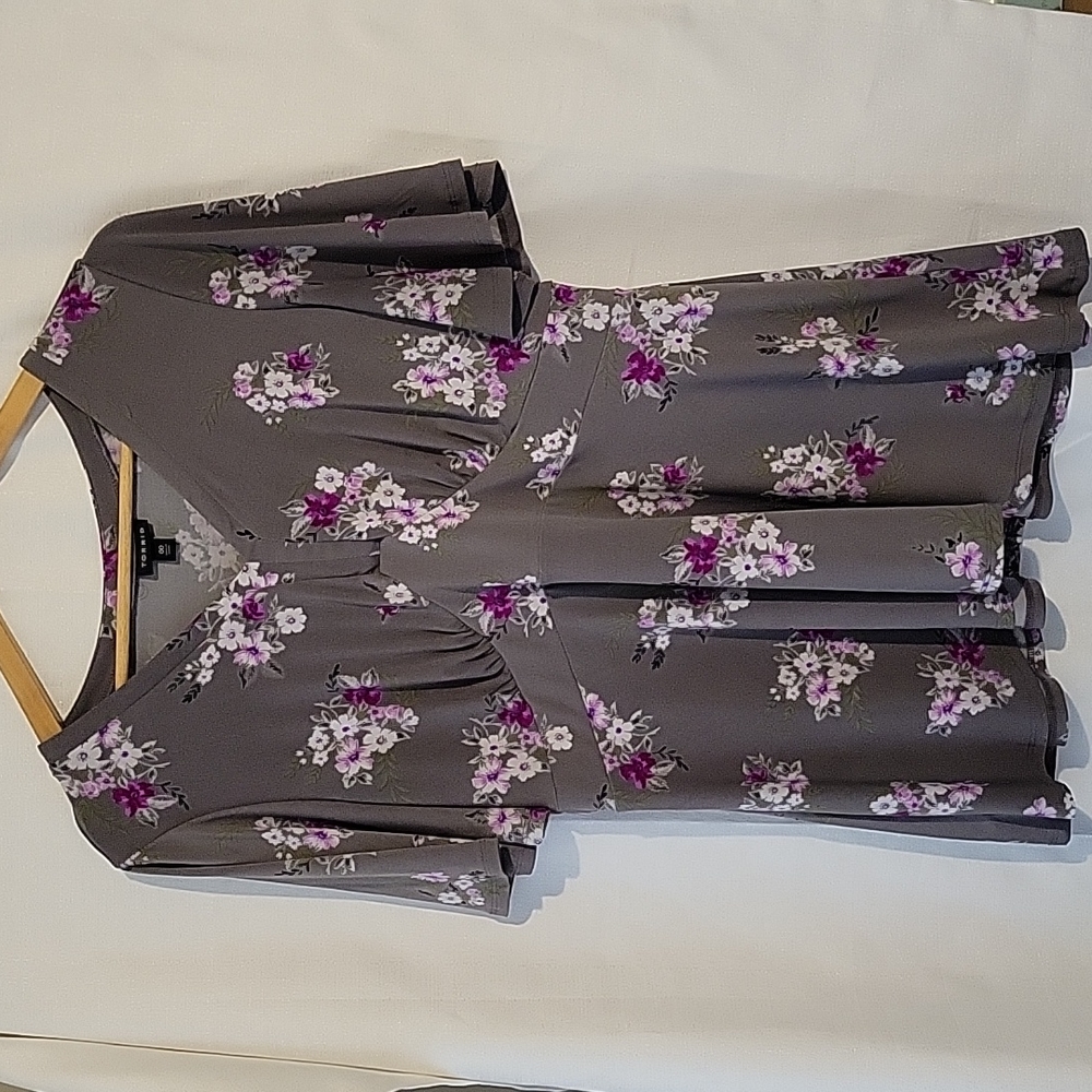 Torrid grey floral print peplum shirt torrid size 00
